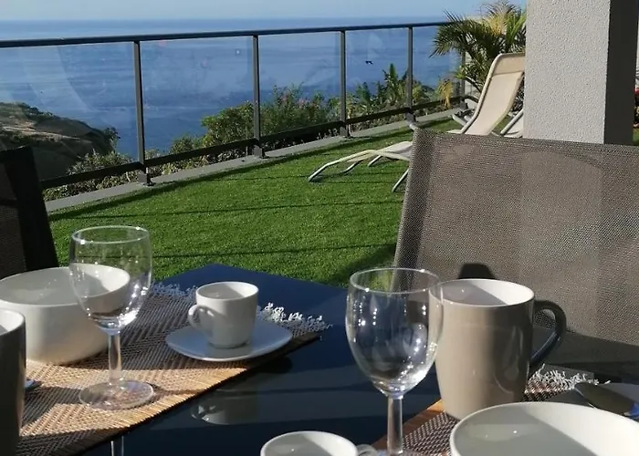 House - Sleeps 3 Free Parking Garden & Jacuzzi Casa vacanze Estreito Da Calheta