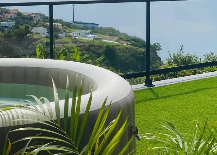 House - Sleeps 3 Free Parking Garden & Jacuzzi * Estreito Da Calheta