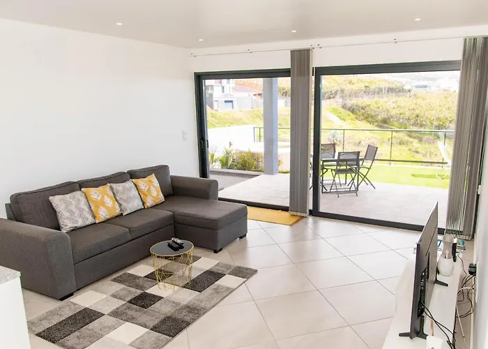 Casa vacanze House - Sleeps 3 Free Parking Garden & Jacuzzi *