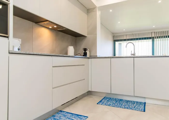 Dom wakacyjny House - Sleeps 3 Free Parking Garden & Jacuzzi Estreito Da Calheta